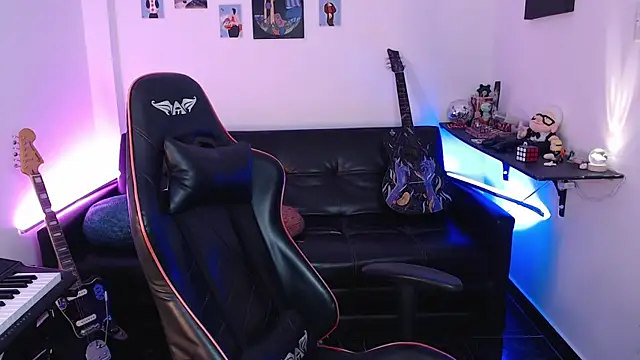 Snapshot of malik_harrison__ chatting on 12, 3, 2025 malik harrison online show from 12, 3, 2025