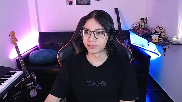 Snapshot of malik_harrison__ chatting on 13, 3, 2025 malik harrison online show from 13, 3, 2025