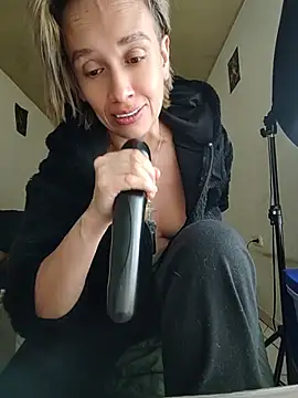 sexymarilyncolombia online show from 25, 6, 2026