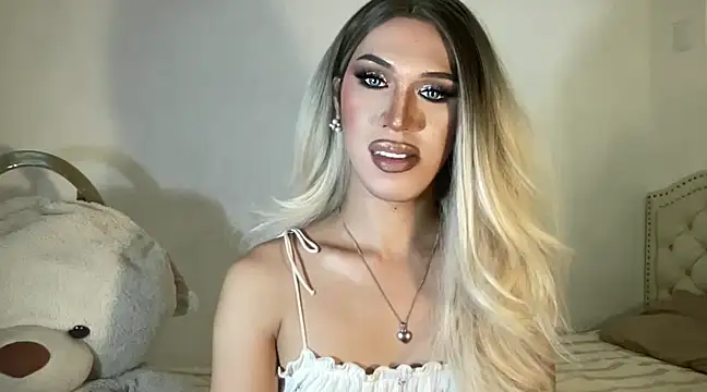 Ts glamxxxx online show from 15, 2, 2025