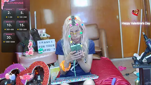 Skinygirl online show from 6, 12, 2024