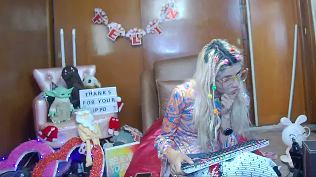 Skinygirl online show from 27, 12, 2024