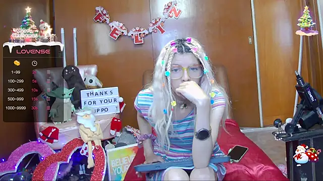 Skinygirl online show from 28, 12, 2024