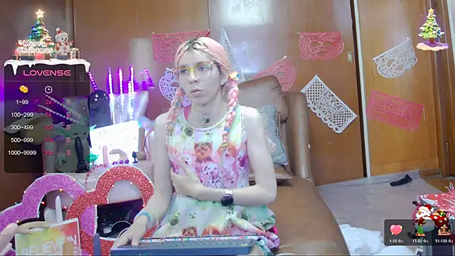 Skinygirl online show from 17, 2, 2025