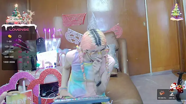 Skinygirl online show from 21, 2, 2025