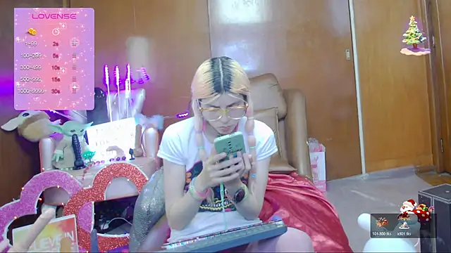 Skinygirl online show from 18, 3, 2025