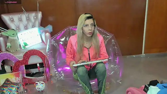 Skinygirl online show from 5, 3, 2026