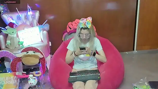 Skinygirl online show from 9, 7, 2026