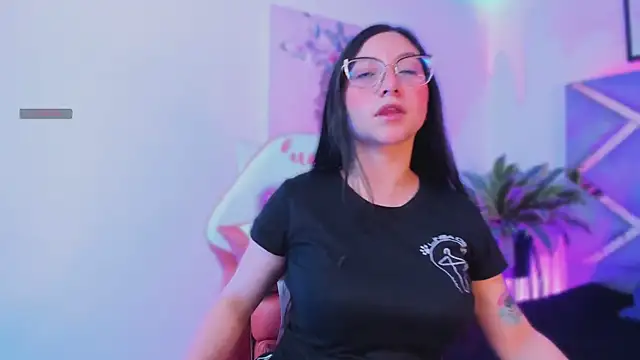 lucy neil online show from 7, 11, 2025