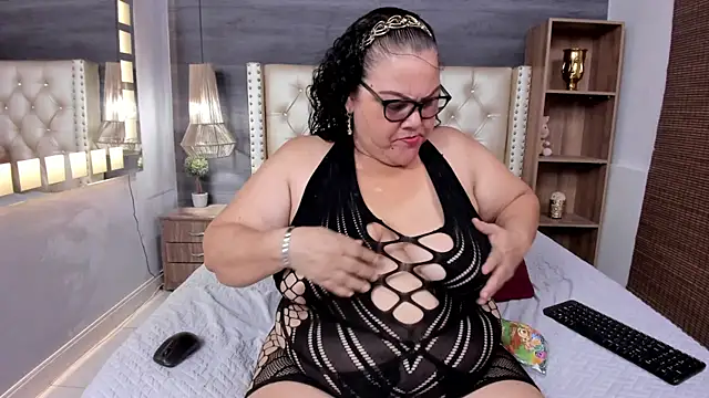 mommy cute online show from 21, 7, 2026