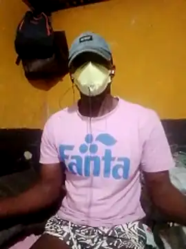 Snapshot of LULE37587001 chatting on 4, 12, 2025 LULE37587001 online show from 4, 12, 2025