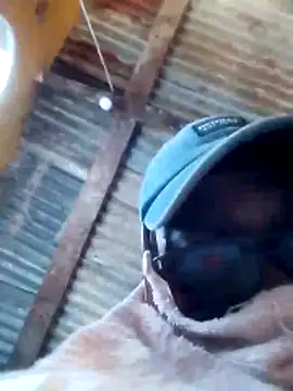 Snapshot of LULE37587001 chatting on 14, 12, 2025 LULE37587001 online show from 14, 12, 2025