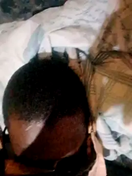 Snapshot of LULE37587001 chatting on 15, 12, 2025 LULE37587001 online show from 15, 12, 2025