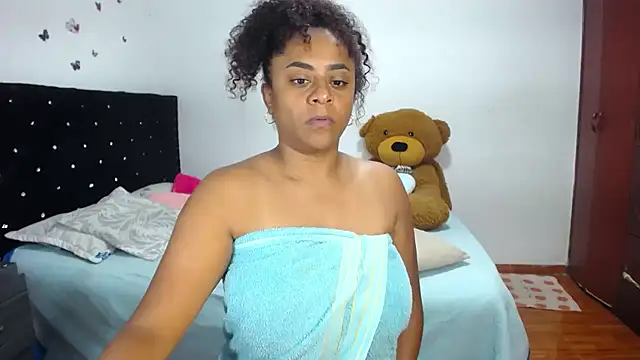 BellaKarla online show from 8, 11, 2025