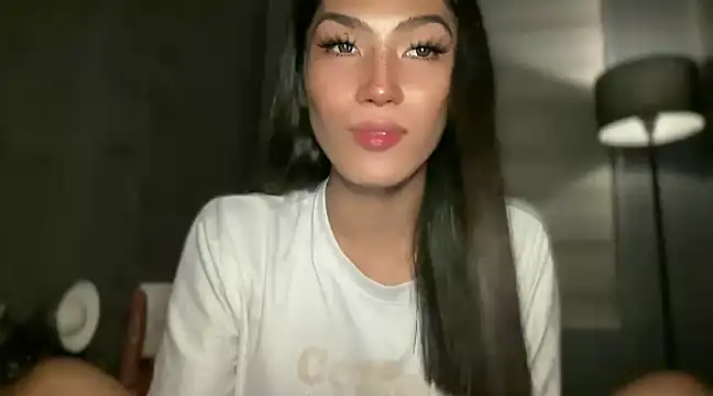 Snapshot of Bella_Gordon chatting on 5, 12, 2024 Bella Gordon online show from 5, 12, 2024