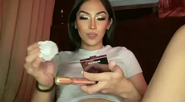 Snapshot of Bella_Gordon chatting on 8, 1, 2025 Bella Gordon online show from 8, 1, 2025