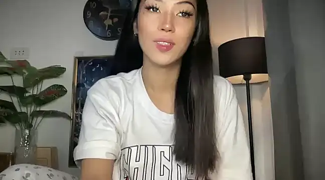 Snapshot of Bella_Gordon chatting on 16, 2, 2025 Bella Gordon online show from 16, 2, 2025