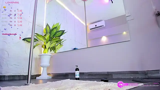 SaraFerrerx online show from 7, 3, 2025