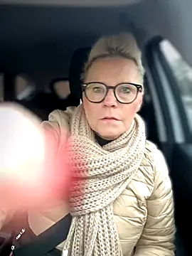 German Milf online show from 4, 12, 2025