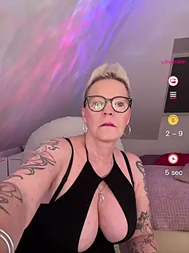 German Milf online show from 27, 4, 2026