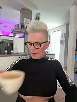Snapshot of German_Milf chatting on 14, 5, 2026 German Milf online show from 14, 5, 2026