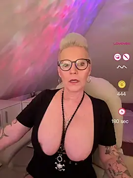 Snapshot of German_Milf chatting on 18, 5, 2026 German Milf online show from 18, 5, 2026