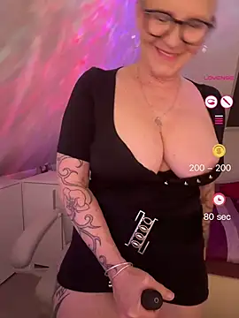 Snapshot of German_Milf chatting on 21, 5, 2026 German Milf online show from 21, 5, 2026