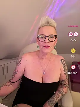 Snapshot of German_Milf chatting on 28, 5, 2026 German Milf online show from 28, 5, 2026