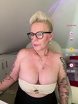 Snapshot of German_Milf chatting on 5, 6, 2026 German Milf online show from 5, 6, 2026