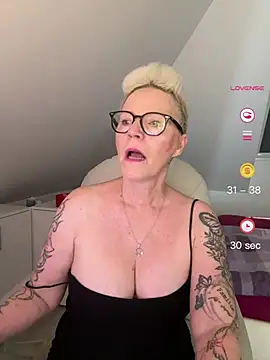 Snapshot of German_Milf chatting on 8, 6, 2026 German Milf online show from 8, 6, 2026
