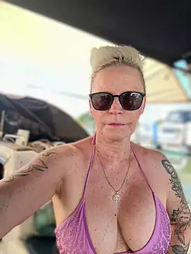 Snapshot of German_Milf chatting on 17, 6, 2026 German Milf online show from 17, 6, 2026