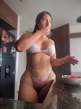 daniela henao online show from 4, 12, 2025