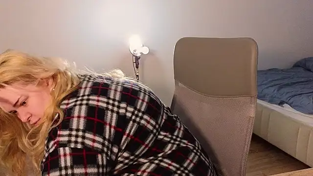 EllsaJean  online show from 19, 4, 2026