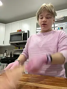 Snapshot of Cutiepiespanks chatting on 1, 8, 2026 Cutiepiespanks online show from 1, 8, 2026