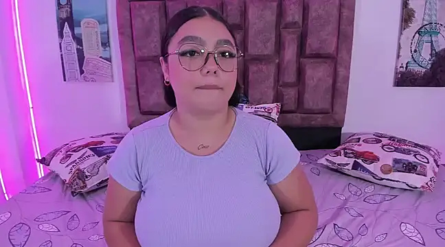 NaughtyAnaa online show from 7, 1, 2025