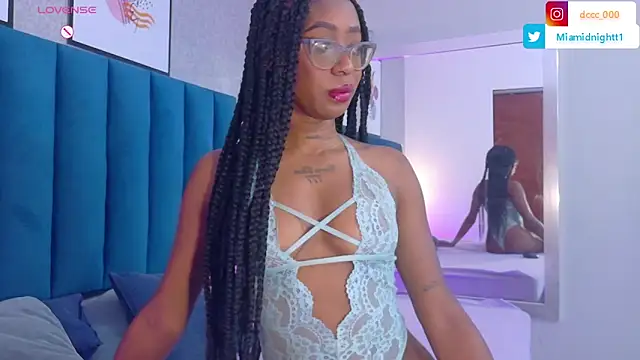 MiaMidnnightt online show from 2, 5, 2026