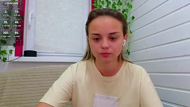 Snapshot of Misss_Vikk chatting on 17, 10, 2025 Misss Vikk online show from 17, 10, 2025