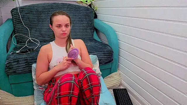 Snapshot of Misss_Vikk chatting on 27, 11, 2025 Misss Vikk online show from 27, 11, 2025