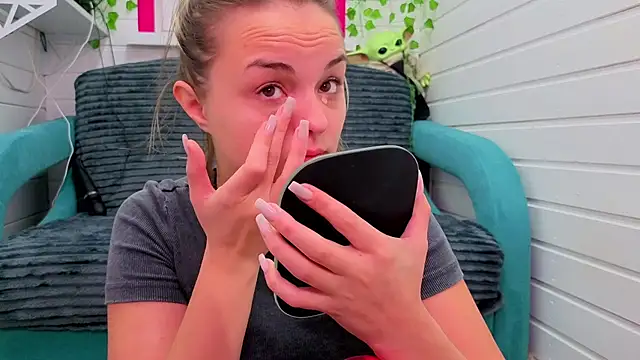 Snapshot of Misss_Vikk chatting on 29, 11, 2025 Misss Vikk online show from 29, 11, 2025