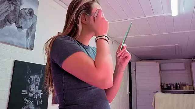 Snapshot of Misss_Vikk chatting on 5, 12, 2025 Misss Vikk online show from 5, 12, 2025