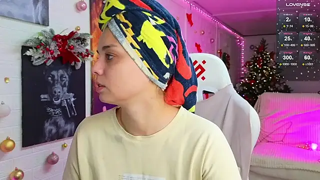 Snapshot of Misss_Vikk chatting on 19, 12, 2025 Misss Vikk online show from 19, 12, 2025