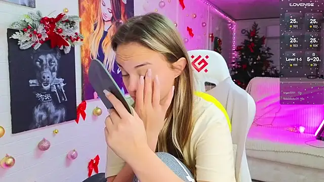 Snapshot of Misss_Vikk chatting on 20, 12, 2025 Misss Vikk online show from 20, 12, 2025