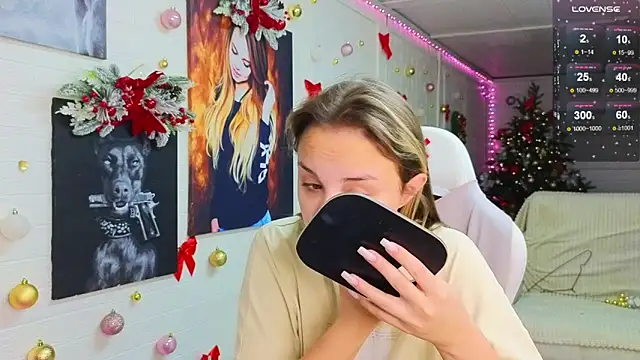 Snapshot of Misss_Vikk chatting on 21, 12, 2025 Misss Vikk online show from 21, 12, 2025