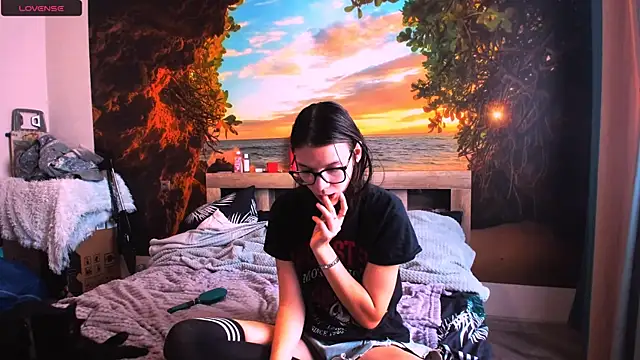 MollyLollipop online show from 6, 2, 2025