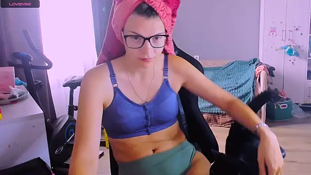 MollyLollipop online show from 6, 8, 2026