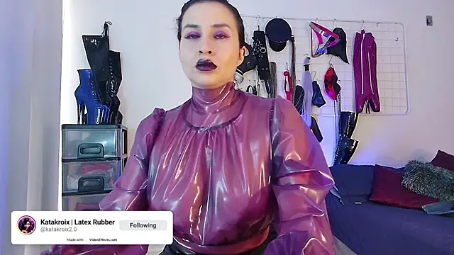 Snapshot of mylatexpleasure chatting on 8, 11, 2025 mylatexpleasure online show from 8, 11, 2025