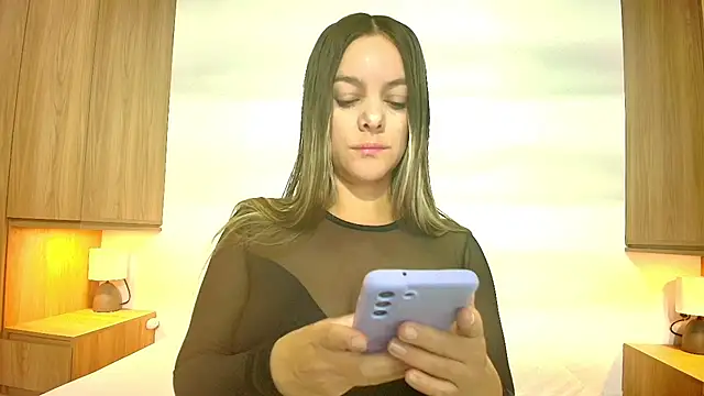 Snapshot of Isabella_Harley chatting on 23, 10, 2025 Isabella Harley online show from 23, 10, 2025