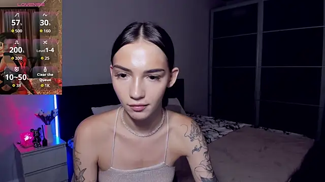 Snapshot of SophieCatty chatting on 8, 9, 2025 SophieCatty online show from 8, 9, 2025