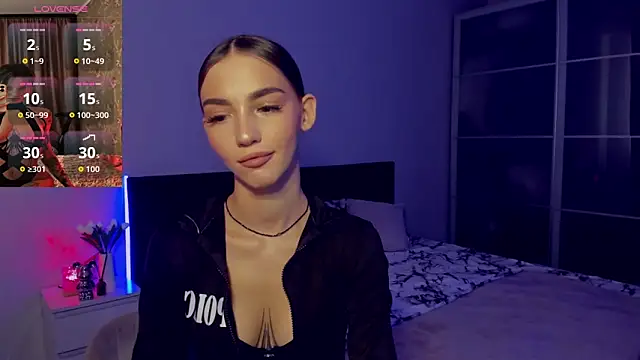 Snapshot of SophieCatty chatting on 4, 10, 2025 SophieCatty online show from 4, 10, 2025