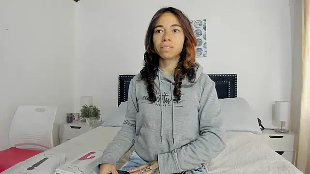 ZulyMichels online show from 19, 2, 2025